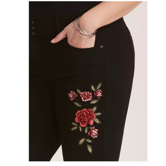 TORRID Jegging Super Stretch Floral Embroidery Size 10XT - Picture 2 of 15